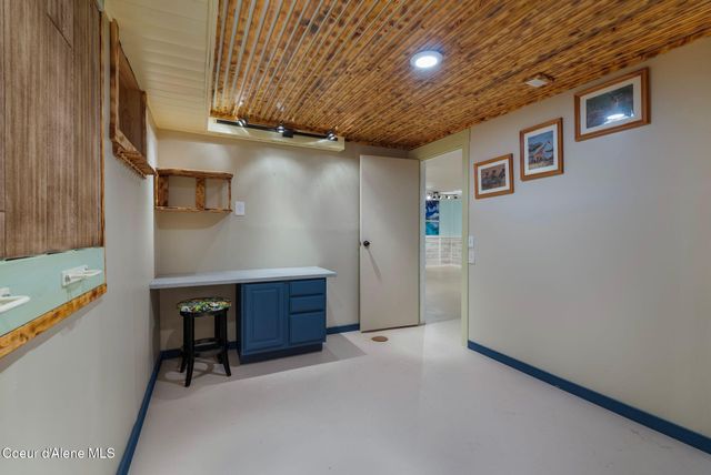 55 Trotter Ln, Sandpoint, ID 83864