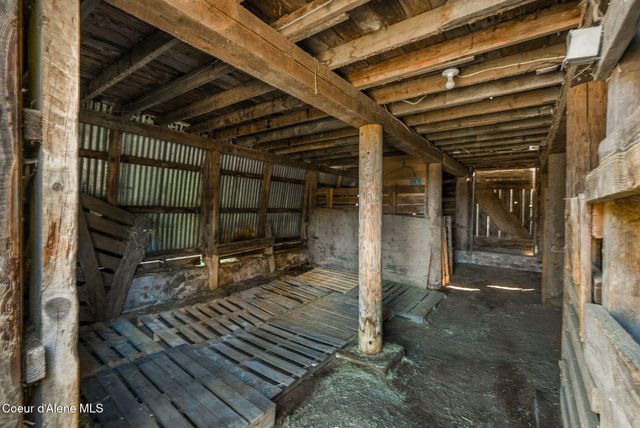 55 Trotter Ln, Sandpoint, ID 83864