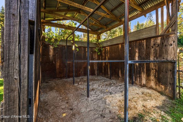 55 Trotter Ln, Sandpoint, ID 83864