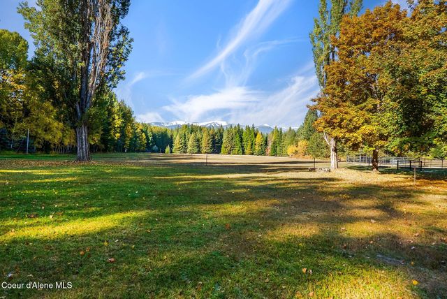 55 Trotter Ln, Sandpoint, ID 83864