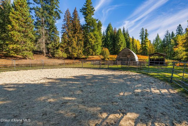 55 Trotter Ln, Sandpoint, ID 83864