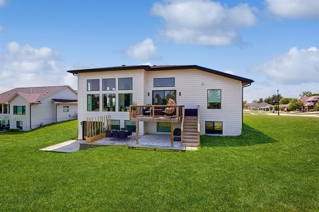 3055 Jackpine Drive, Waukee, IA 50263