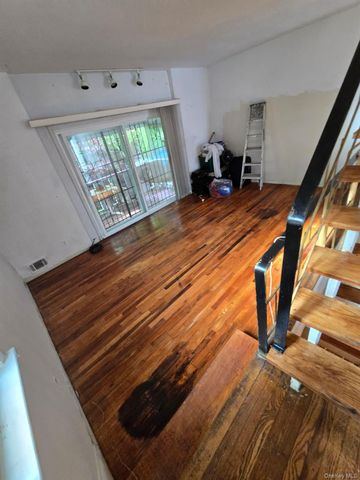 1611 Plainview Avenue 0, Far Rockaway, NY 11691
