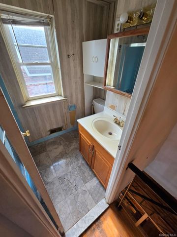 1611 Plainview Avenue 0, Far Rockaway, NY 11691