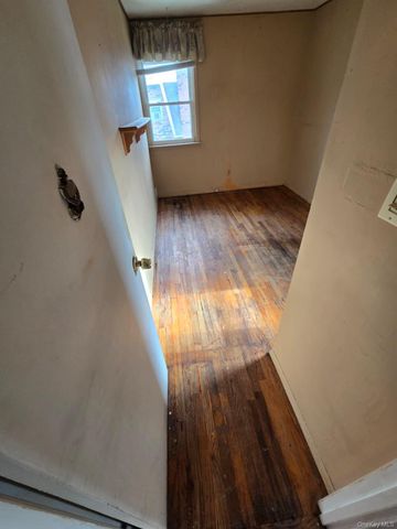 1611 Plainview Avenue 0, Far Rockaway, NY 11691