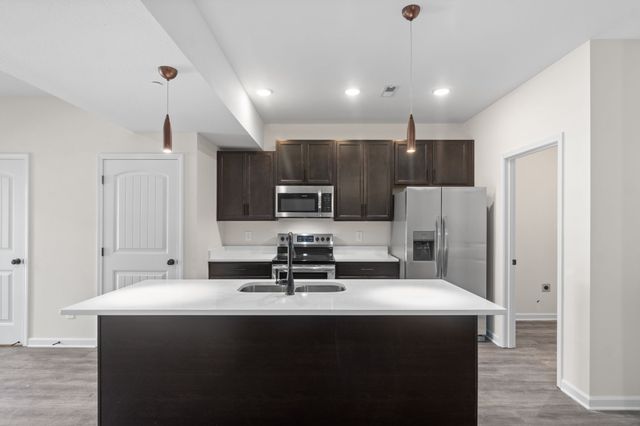 229 E Johnson Cir Apt B306, Clarksville, TN 37040