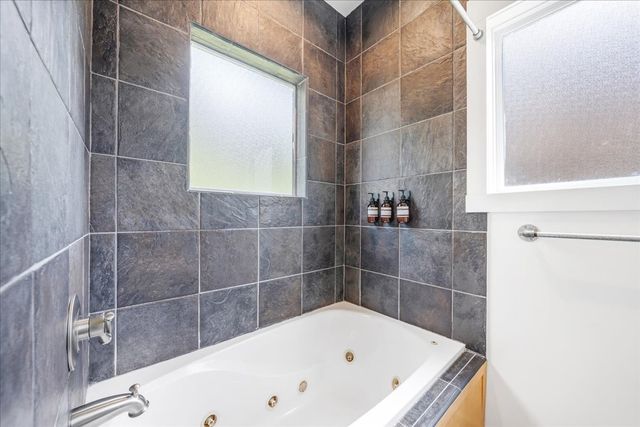 105 Sandgate Ct, Smithville, TN 37166