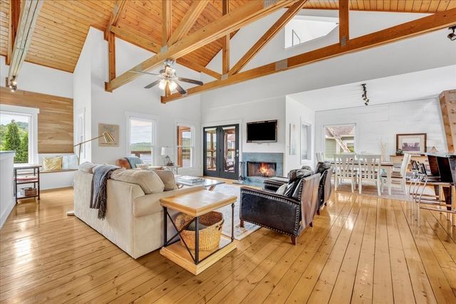 105 Sandgate Ct, Smithville, TN 37166