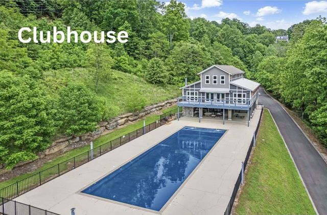105 Sandgate Ct, Smithville, TN 37166