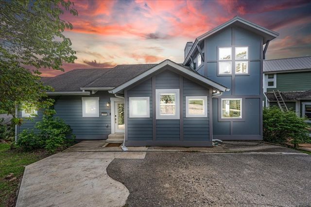 105 Sandgate Ct, Smithville, TN 37166