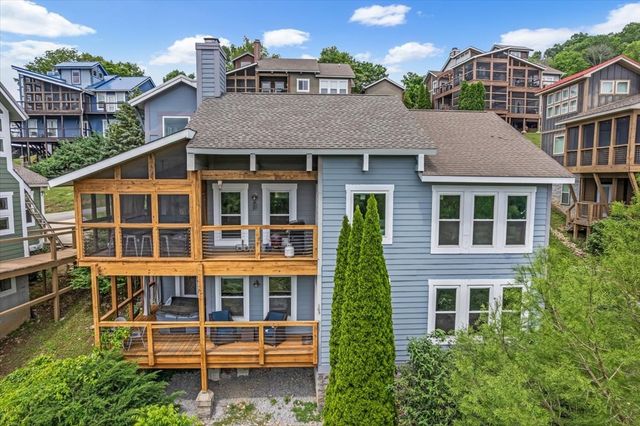 105 Sandgate Ct, Smithville, TN 37166