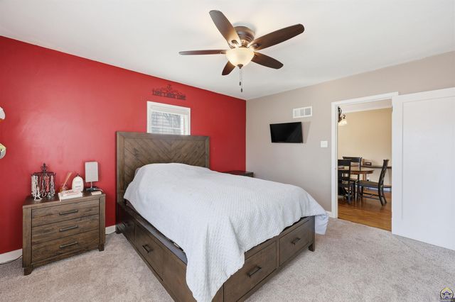 811 SE Tecumseh RD, Tecumseh, KS 66542