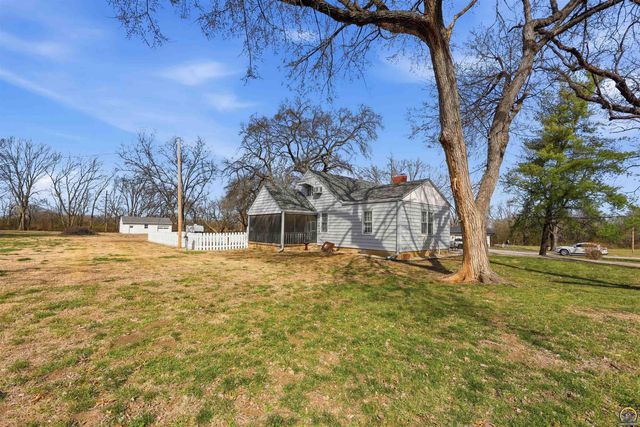 811 SE Tecumseh RD, Tecumseh, KS 66542