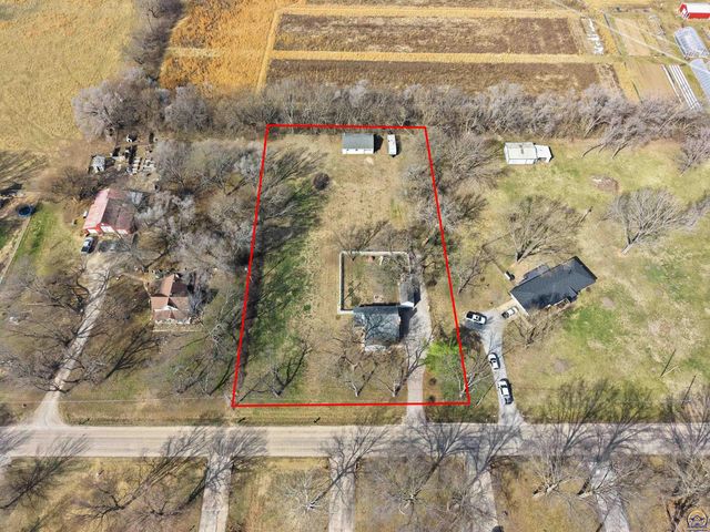 811 SE Tecumseh RD, Tecumseh, KS 66542