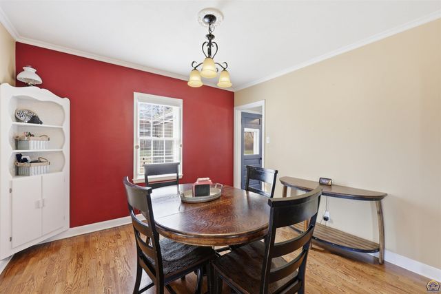 811 SE Tecumseh RD, Tecumseh, KS 66542