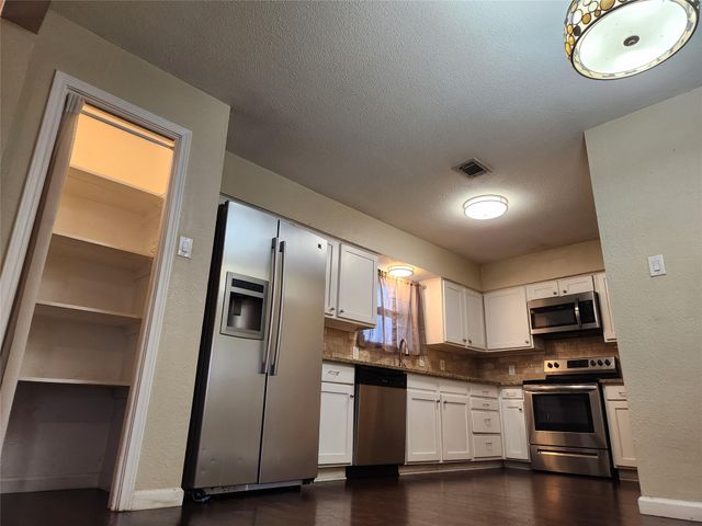 2822 Sunny Hill Lane, Farmers Branch, TX 75234