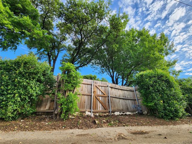 2822 Sunny Hill Lane, Farmers Branch, TX 75234