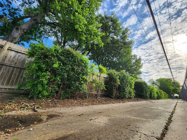 2822 Sunny Hill Lane, Farmers Branch, TX 75234