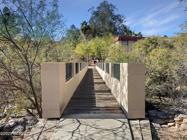 6351 N Barcelona Ct Unit 822, Tucson, AZ 85704