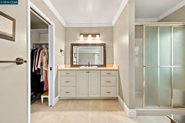 945 Stow Ln, Lafayette, CA 94549