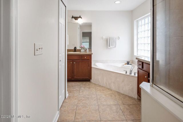 535 ROSERUSH Lane, Jacksonville, FL 32225