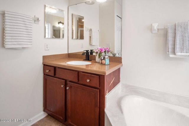 535 ROSERUSH Lane, Jacksonville, FL 32225