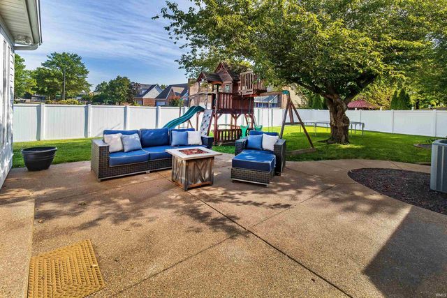 6340 Chestnut Court, Evansville, IN 47715