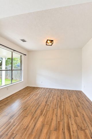 2922 Veva Drive, Pearland, TX 77584