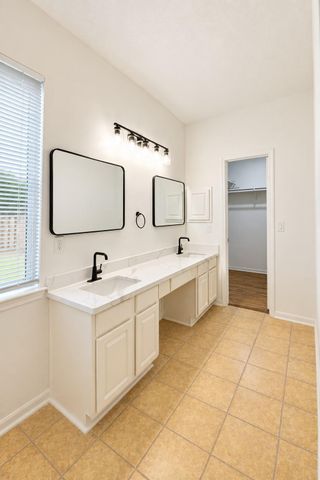 2922 Veva Drive, Pearland, TX 77584