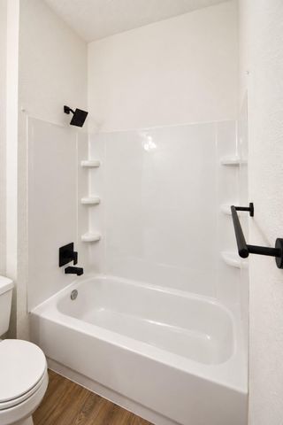2922 Veva Drive, Pearland, TX 77584