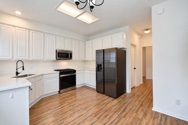 2922 Veva Drive, Pearland, TX 77584