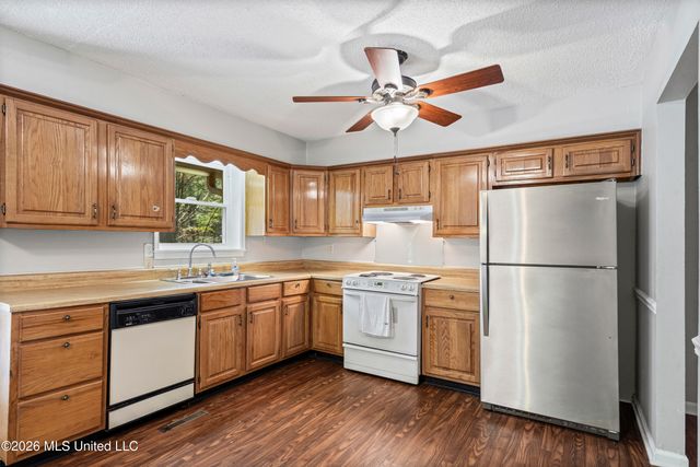 177 Dempsey Drive, Byhalia, MS 38611