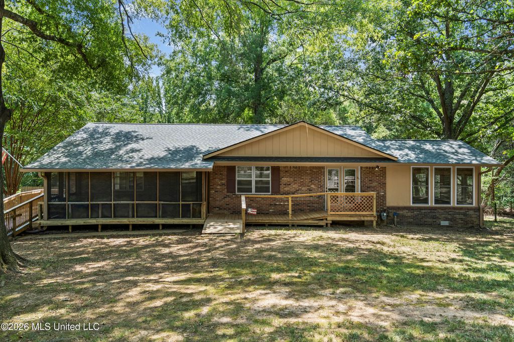 177 Dempsey Drive, Byhalia, MS 38611