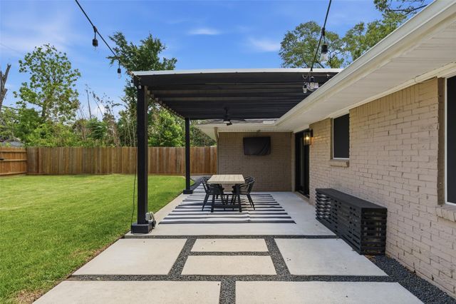 8526 Cedel Drive, Houston, TX 77055