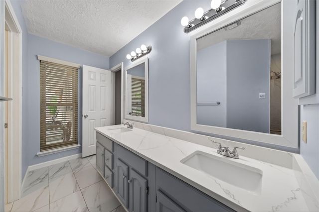 12511 Ravens Mate Drive, Cypress, TX 77429