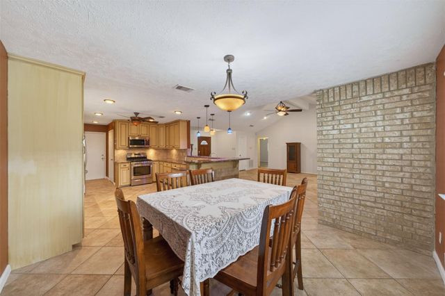 12511 Ravens Mate Drive, Cypress, TX 77429