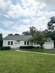 10210 Toelle Lane, St Louis, MO 63137