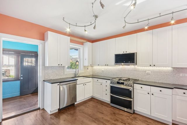 5328 W George Street, Chicago, IL 60641