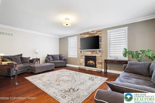 117 Fernwood Road, Lehman Twp, PA 18324