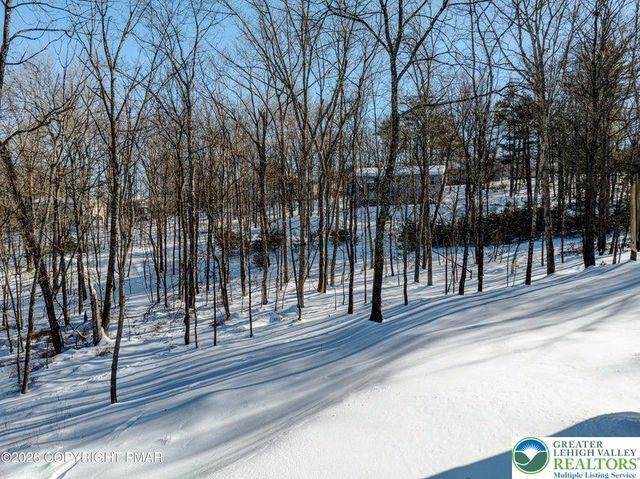 117 Fernwood Road, Lehman Twp, PA 18324