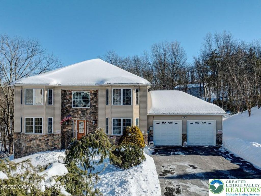 117 Fernwood Road, Lehman Twp, PA 18324