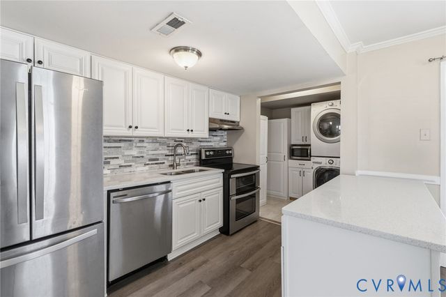 14 Ashinghurst Rd, Henrico, VA 23238