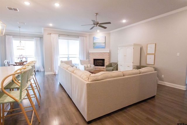 11462 Lindsey Garden Dr, Tyler, TX 75709