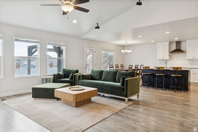 3277 W 775 N, Layton, UT 84041