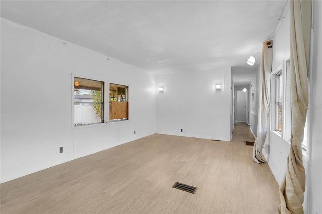 12623 MILWAUKEE AVENUE, Tavares, FL 32778