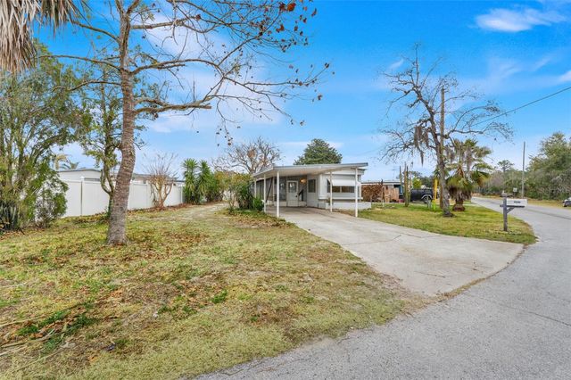 12623 MILWAUKEE AVENUE, Tavares, FL 32778