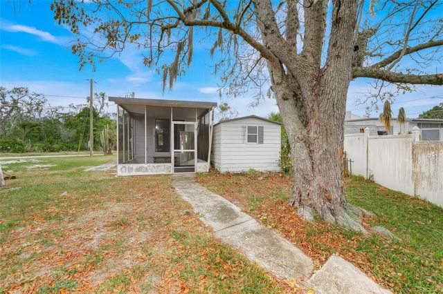 12623 MILWAUKEE AVENUE, Tavares, FL 32778