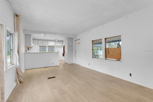 12623 MILWAUKEE AVENUE, Tavares, FL 32778