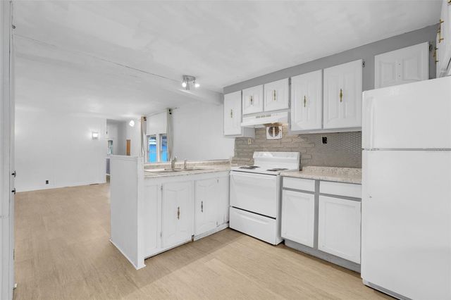 12623 MILWAUKEE AVENUE, Tavares, FL 32778