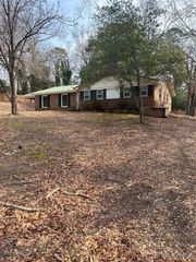 63 Pine Forest Drive, Wetumpka, AL 36093